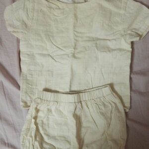 Very cute yellow outfit